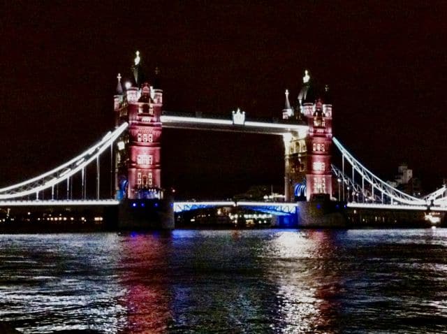 tower-bridge-night tower-bridge-night-photo