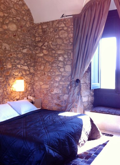 hotel-castell-d-emporda-room