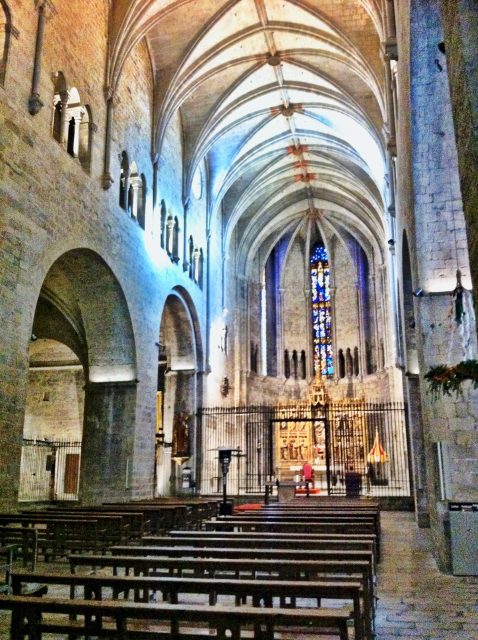 inside-girona-cathedral-photo