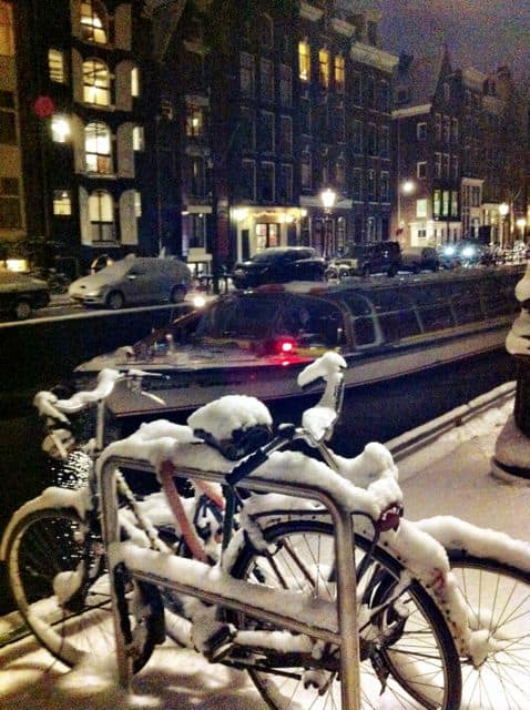 snow-in-amsterdam-photo