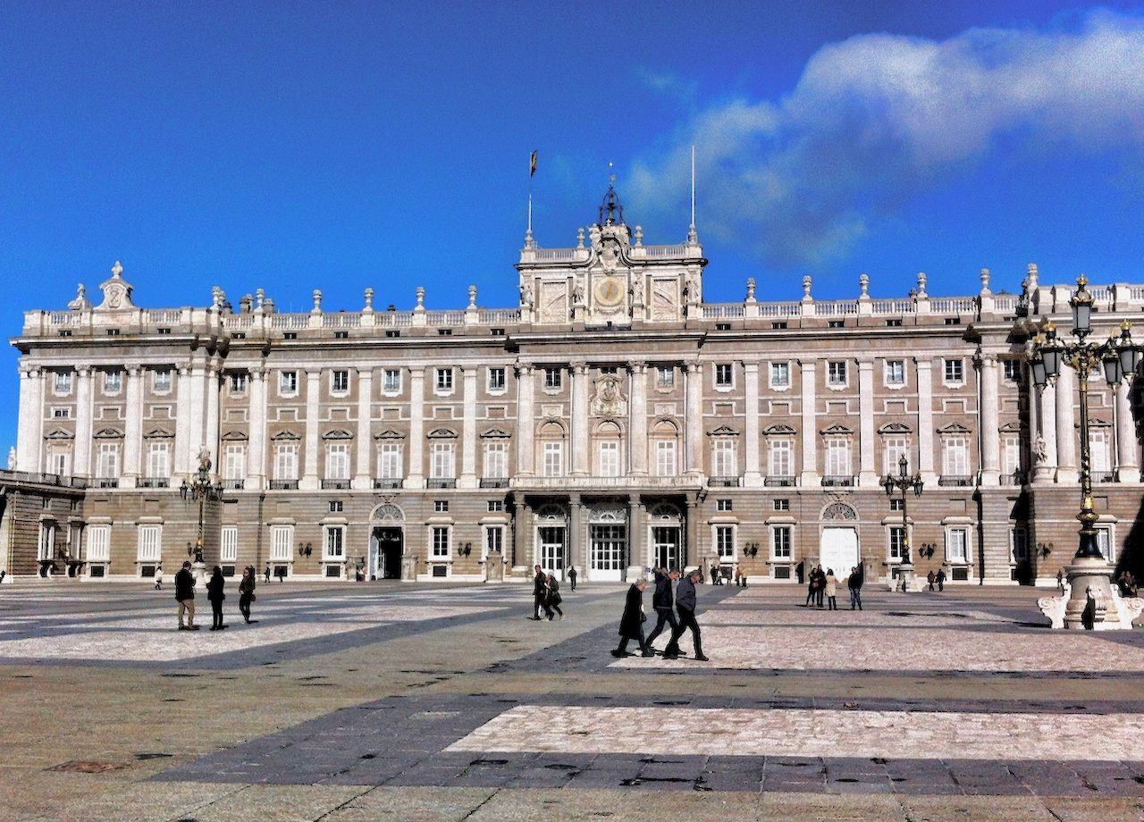 royal-palace-madrid-photo