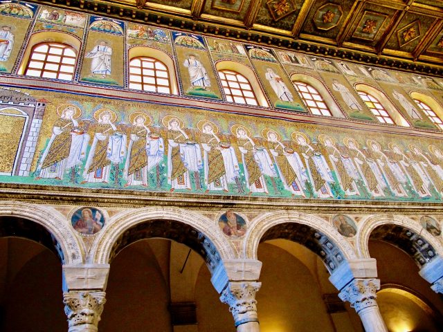 basilica-sant-apollinare-nuovo-ravenna-mosaics-photo