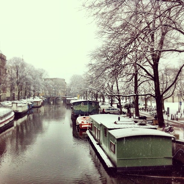 amsterdam-winter-snowy-canal-photo
