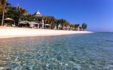 True bliss in Mauritius le-morne-beach-st-regis-mauritius-photo