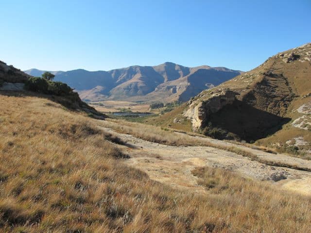 horse-back-riding-clarens-scenery-photo