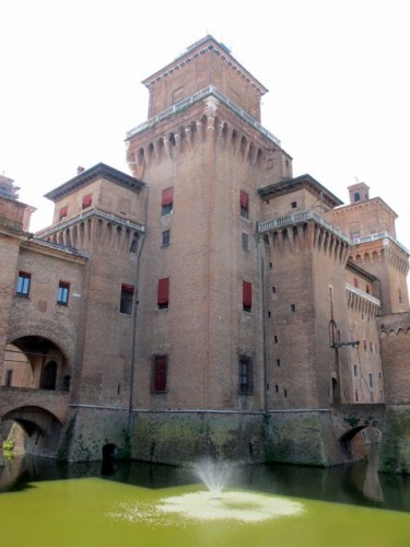 castell-estense-ferrara-photo