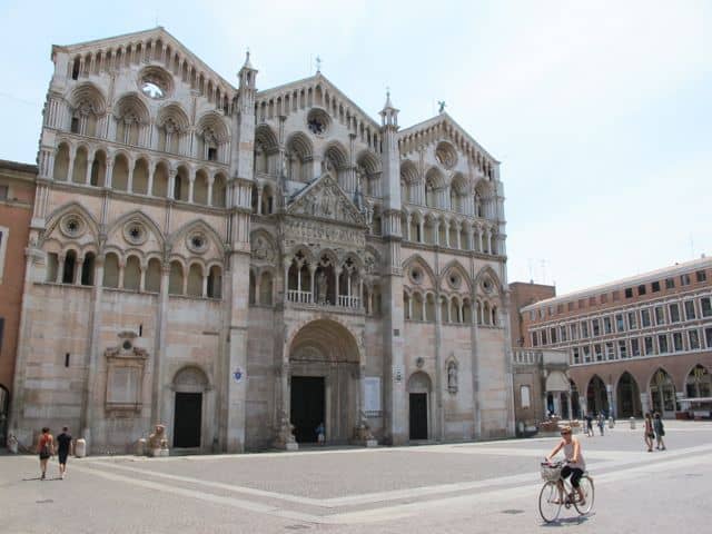 ferrara-cathedral-photo