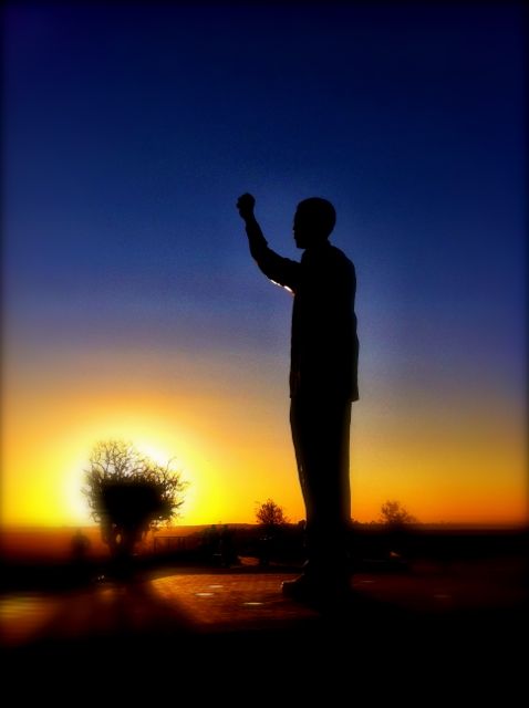 nelson-mandela-statue-bloemfontein-photo