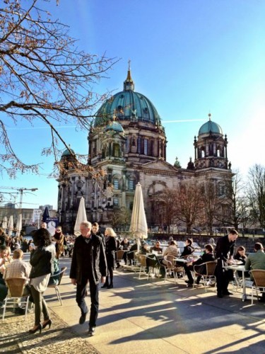 cafes-berlin-cathedral-photo