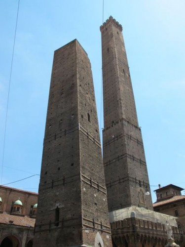 two-towers-bologna-photo