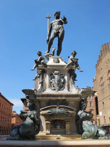neptune-statue-bologna-photo
