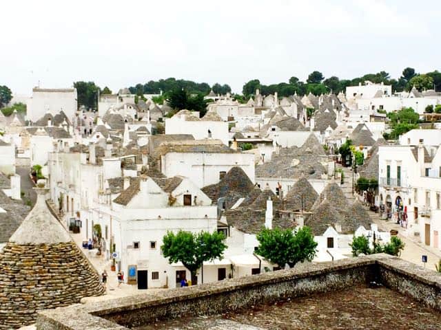 alberobello-puglia-photo