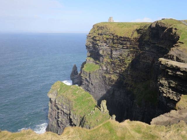 cliffs-of-moher-o-briens-tower-photo