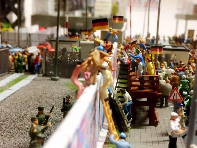 fall-of-berlin-wall-miniatur-wonderland-photo