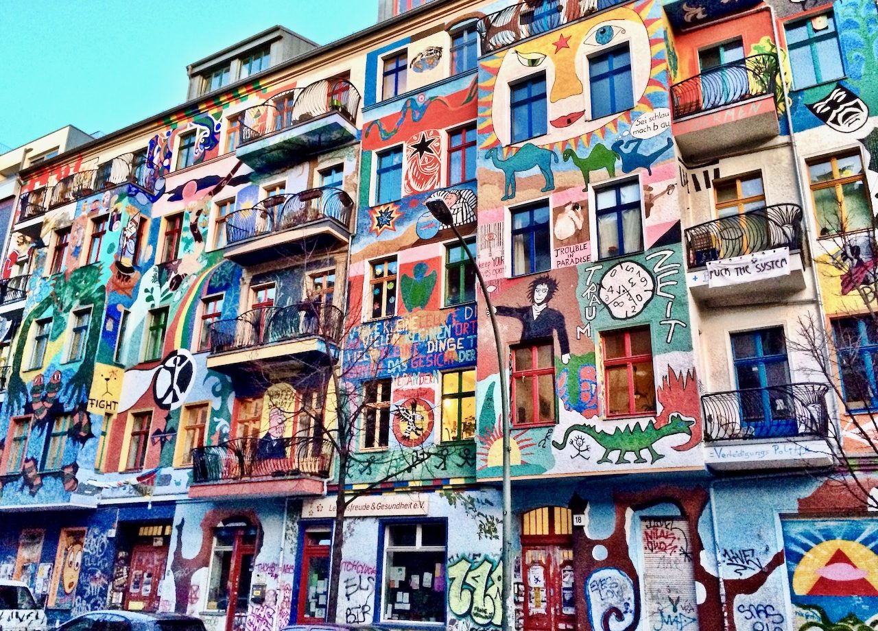 colourful-buildings-Friedrichshain-berlin-photo