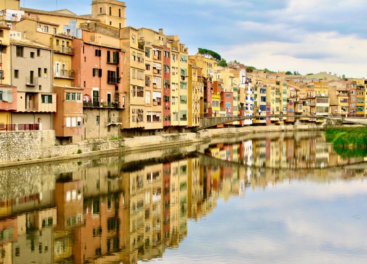 Жирона. Girona Spain. Жирона фото города. Обои для рабочего стола Жирона.