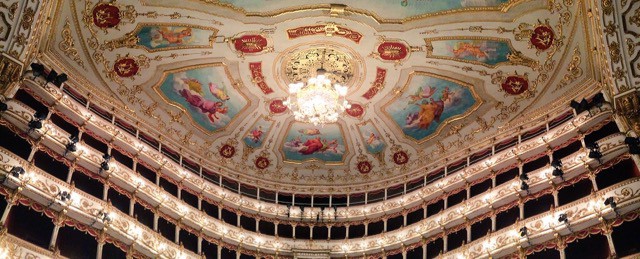 teatro-municipale-reggio-emilia-photo