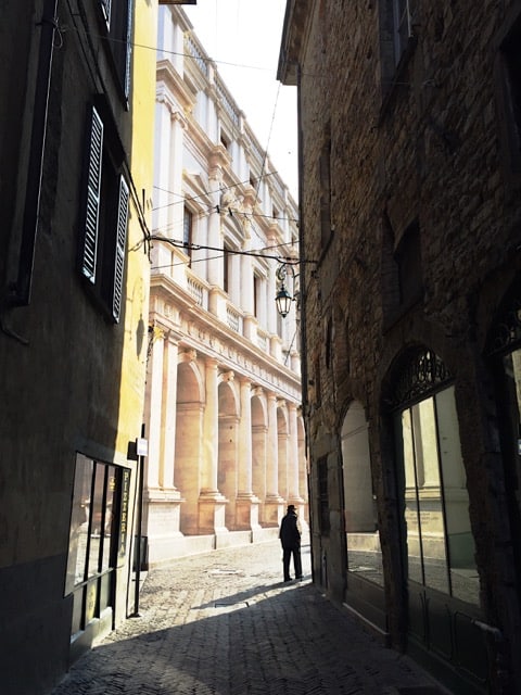 bergamo-alta-citta-street-photo