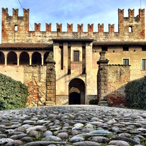 malpaga-castle-photo