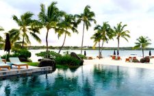 Experiencing the Four Seasons Mauritius at Anahita four-seasons-mauritius-infinity-pool-beach-photo