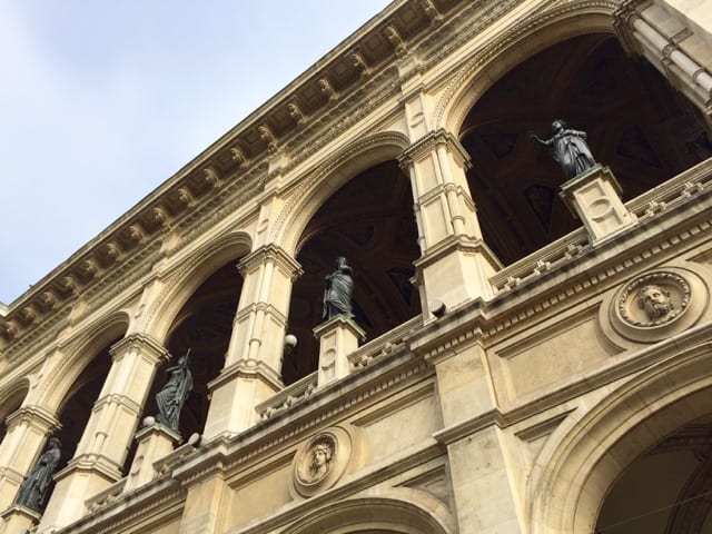 vienna opera house photo