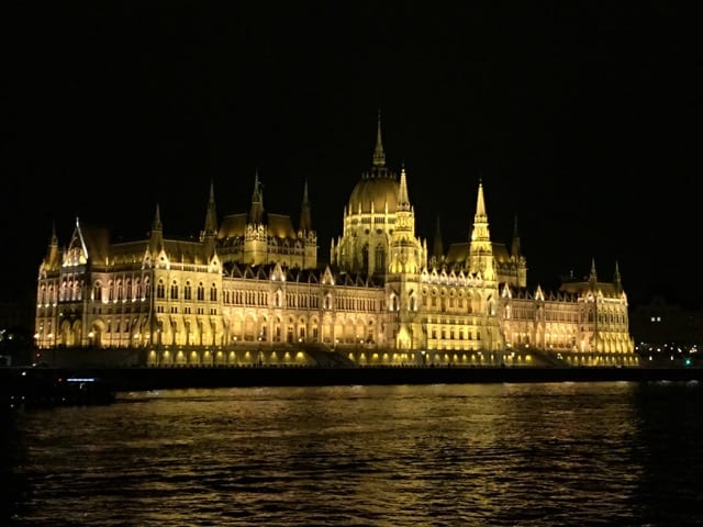 A romantic evening cruise in Budapest
