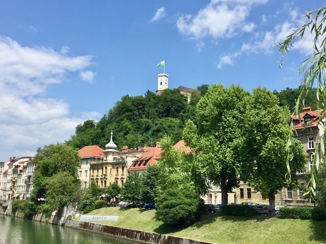 ljubljanica-river-castle-photo