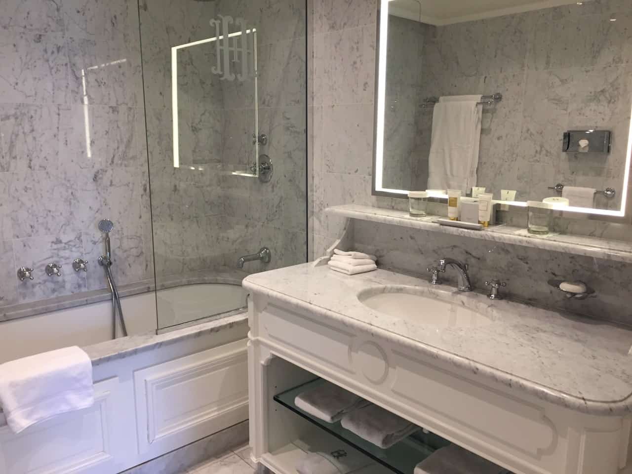 hotel-hermitage-bathroom-photo