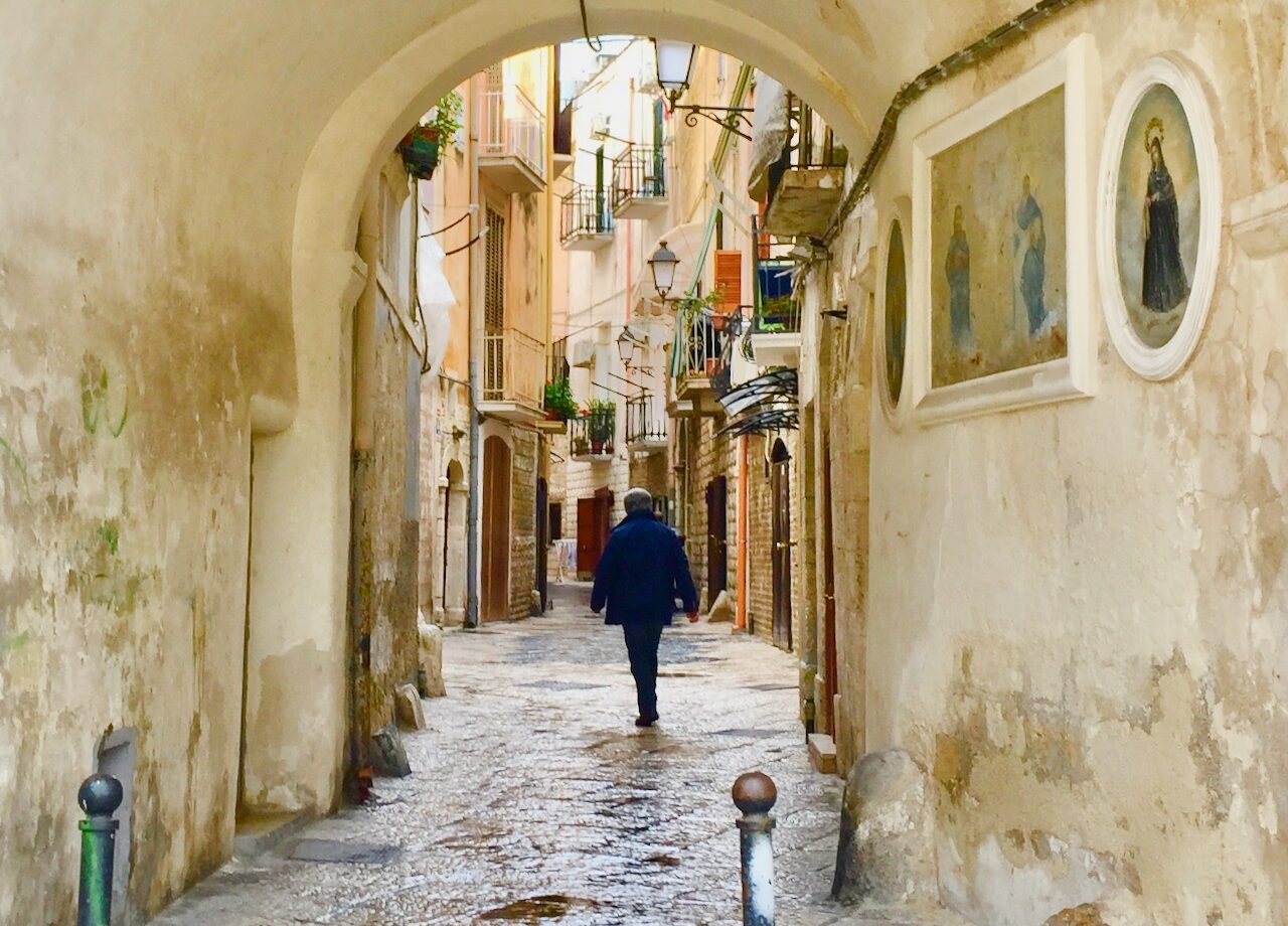things to see in bari old town
