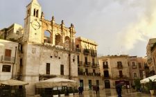 A stroll around Bari piazza-mercantile-bari-photo
