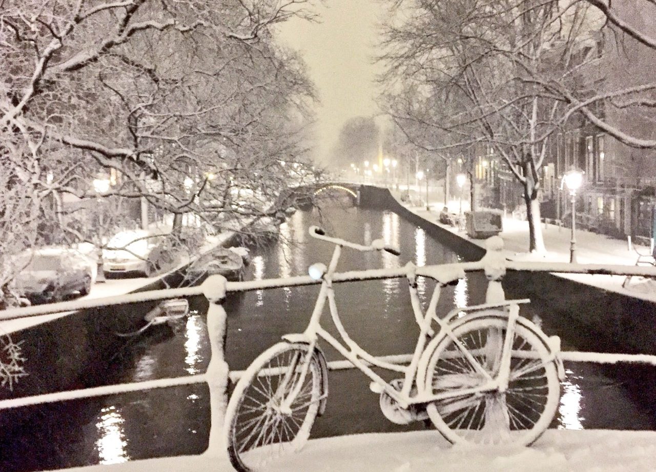 winter-scene-amsterdam-photo