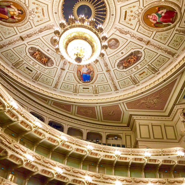 semper-opera-house-ceiling-photo