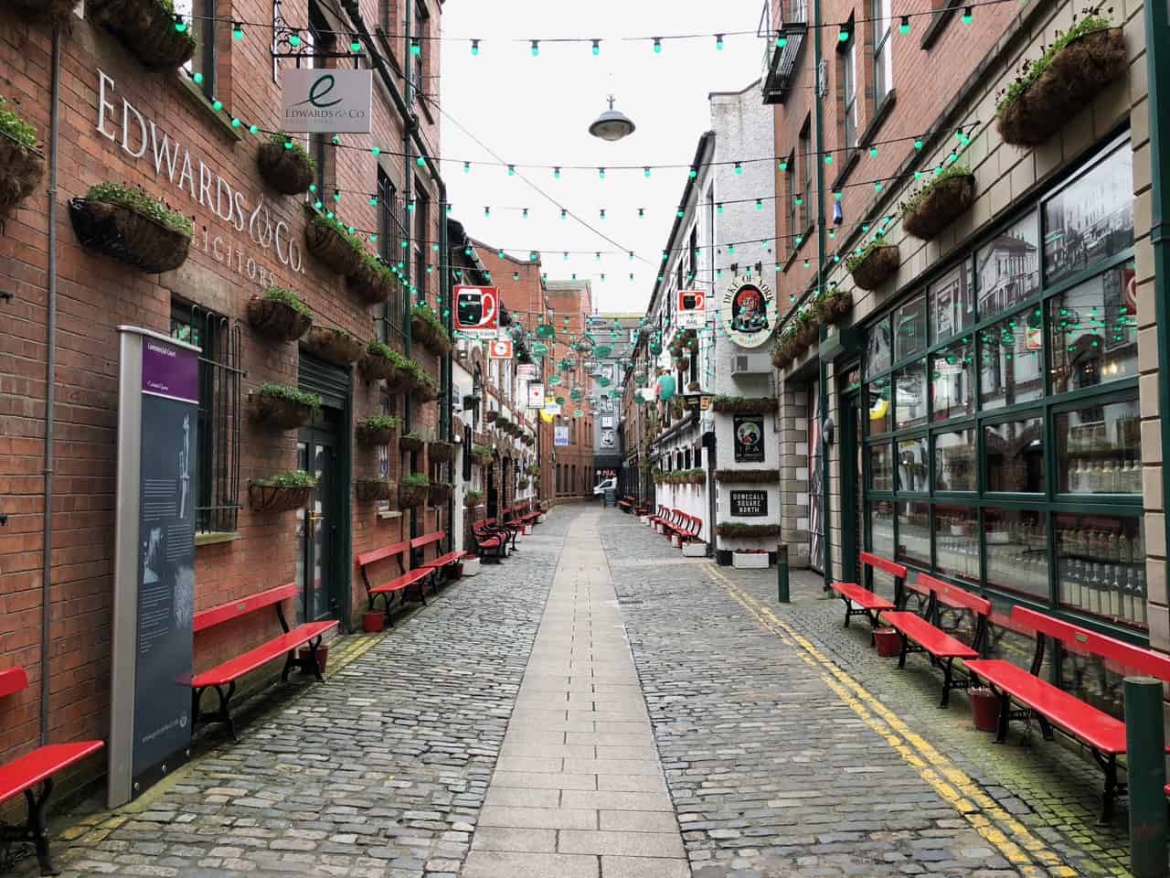 Exploring the Cathedral Quarter in Belfast - pubs, street art and whiskey!