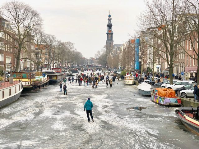 amsterdam-winter-canals-photo