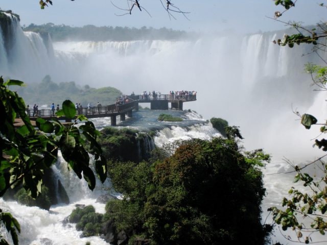 iguacu-falls-platform-photo