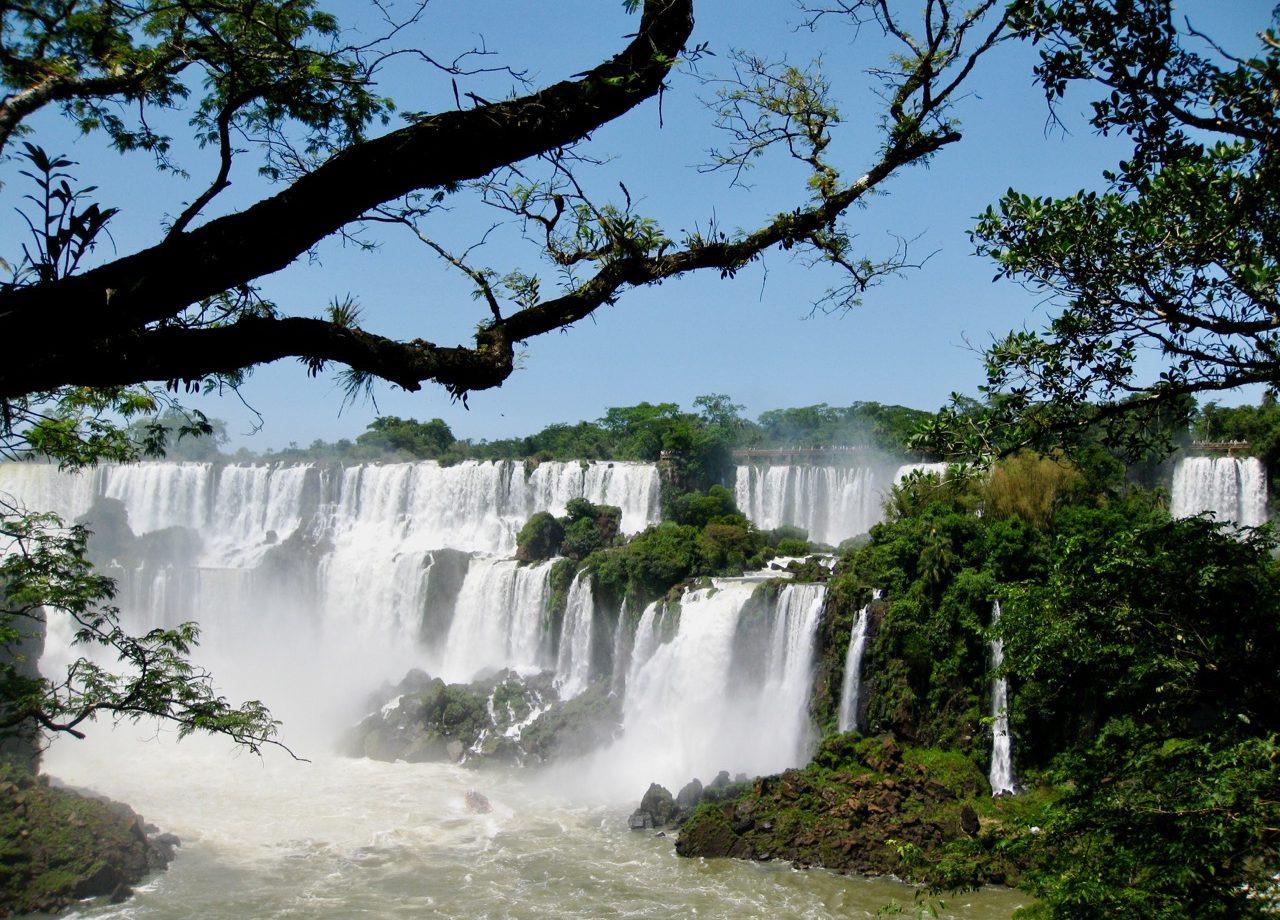 iguazu-falls-argentina-side-photo