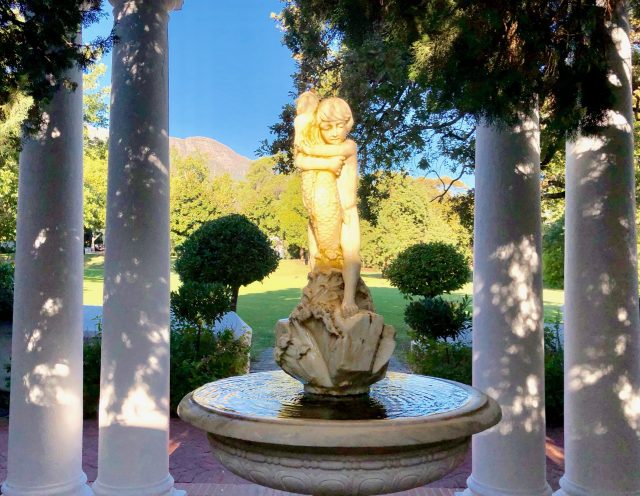 lanzerac-wine-estate-gardens-fountain-photo