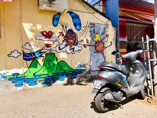 Photos of street art in Reunion Island | Velvet Escape