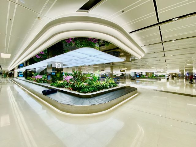 changi-airport-singapore-arrival-hall-photo