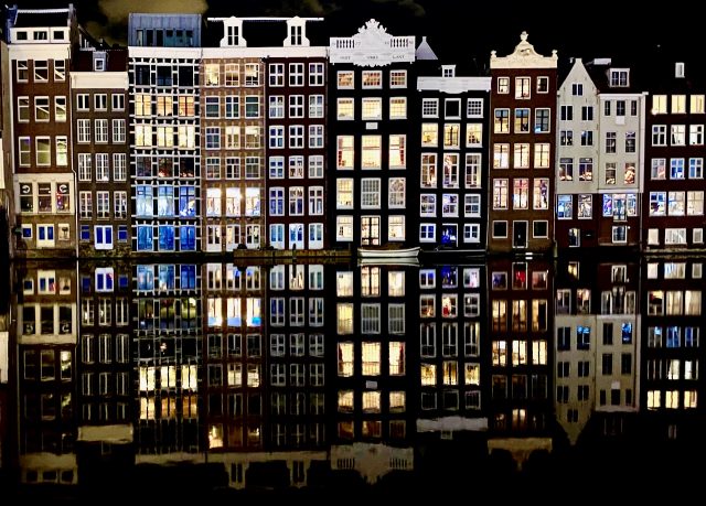 amsterdam-canal-houses-reflection-water-photo