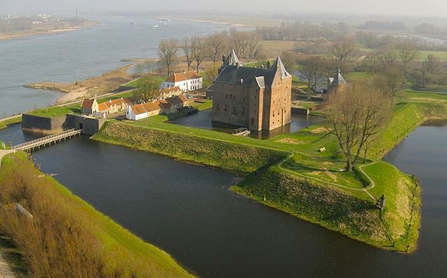 medieval-netherlands-castle