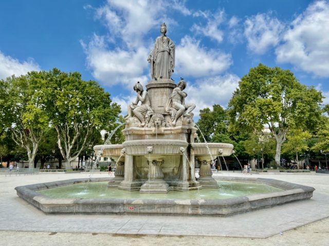 things to see in nimes