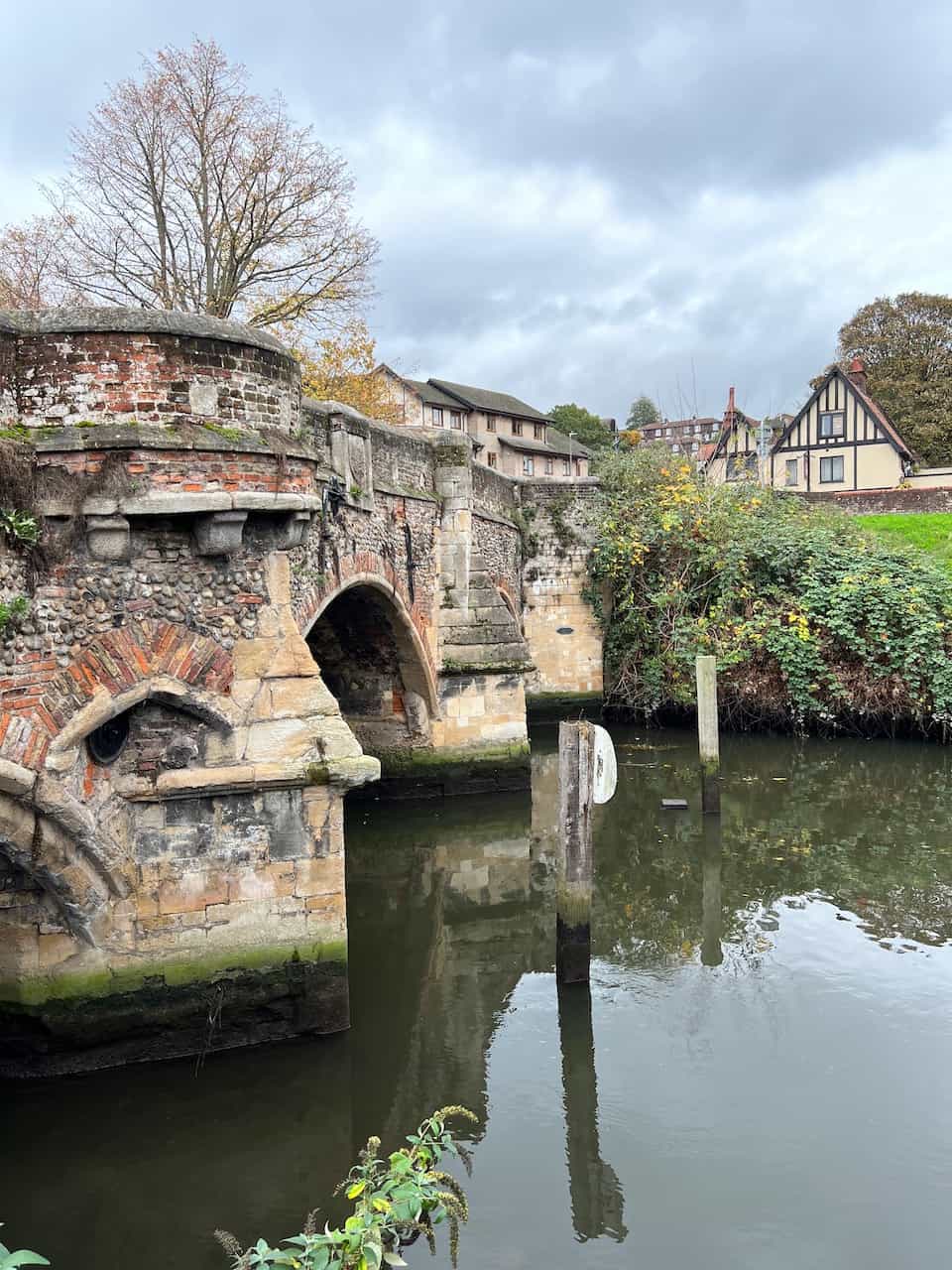 oldest medieval bridge britain