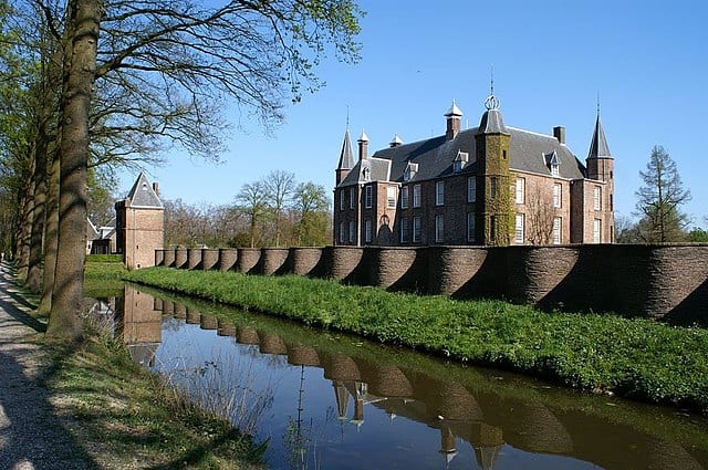 beautiful castles near amsterdam