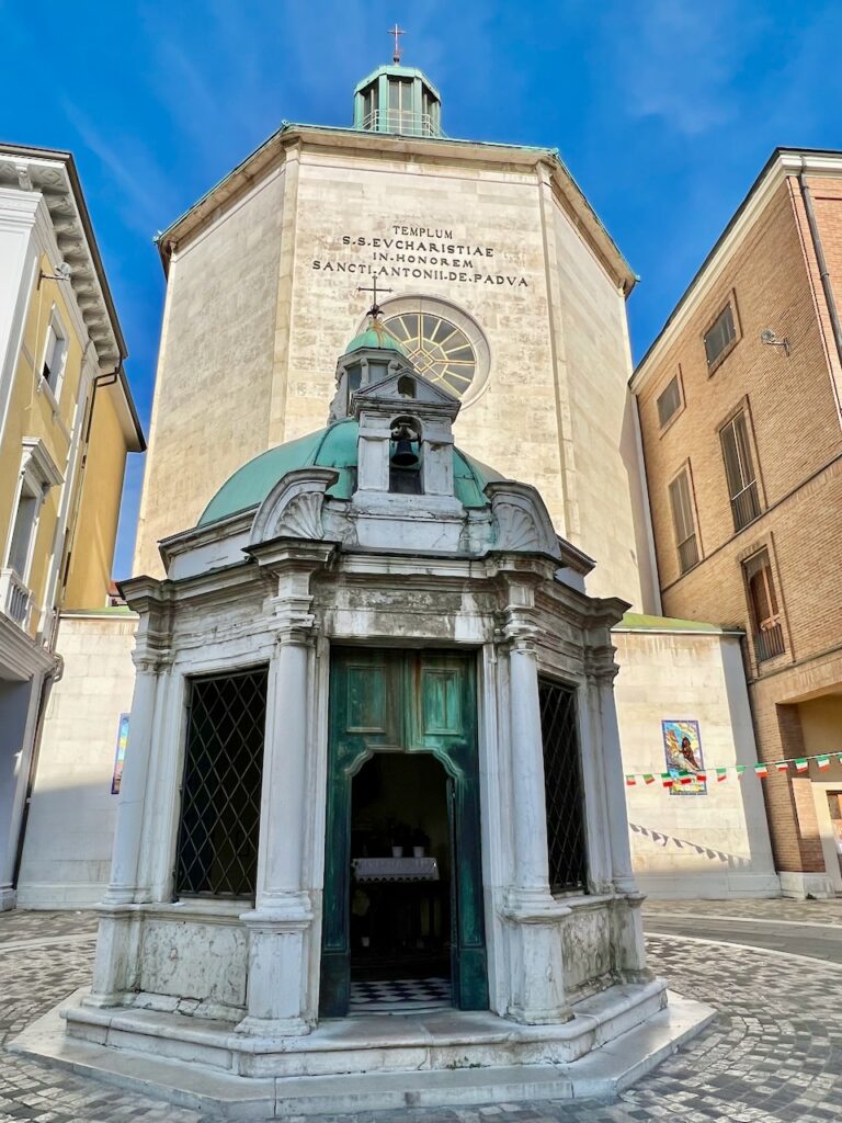 Things to see in Rimini on a walk in the Old Town | Velvet Escape