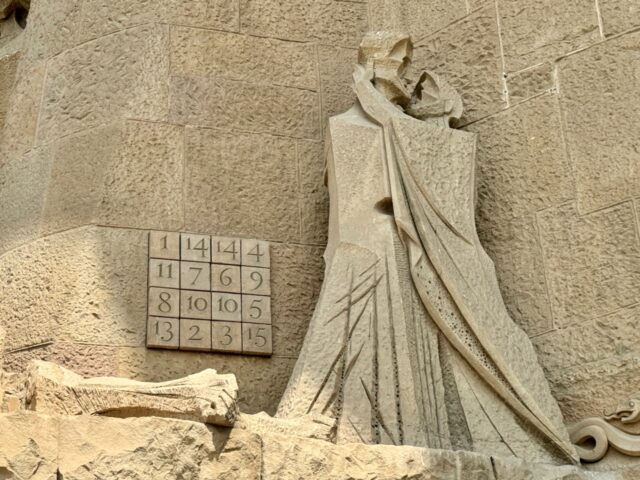 sagrada familia crytogram