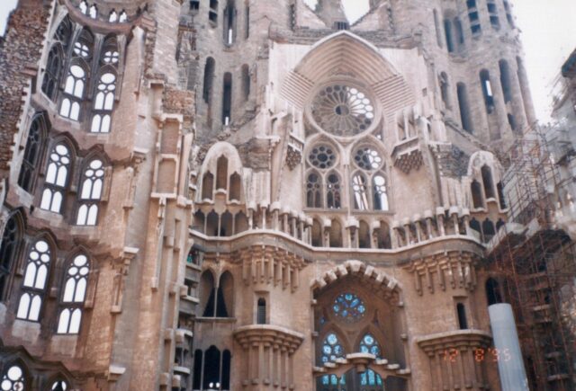 what sagrada familia looked like in 1990's