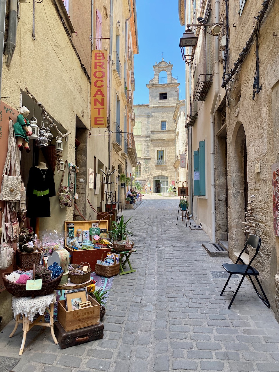 what to see in pezenas