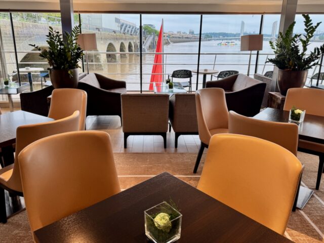 avalon suite ship lounge