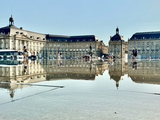 Things to see and do in Bordeaux - walking routes bordeaux top attraction